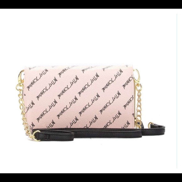 Powder Pink Betsey Johnson Purse. - Picture 3 of 4